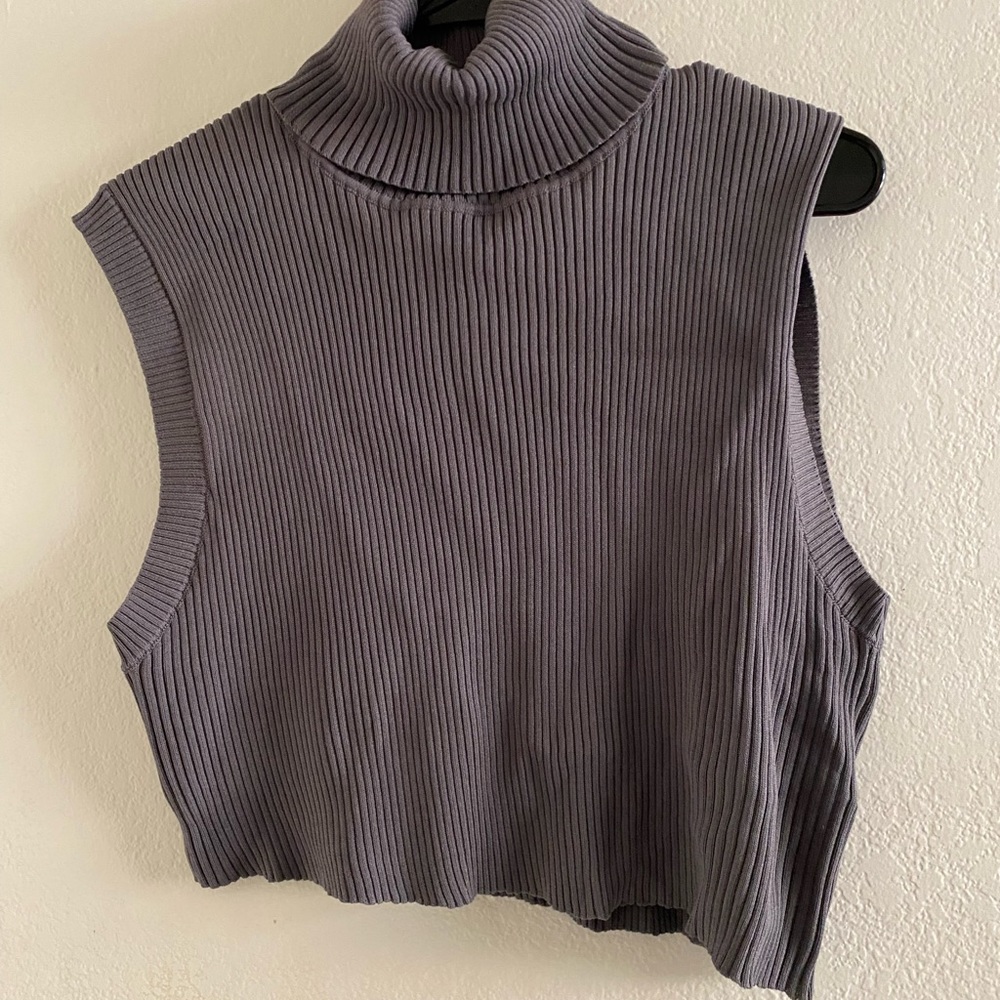 turtle neck/high neck symmetrical crop top